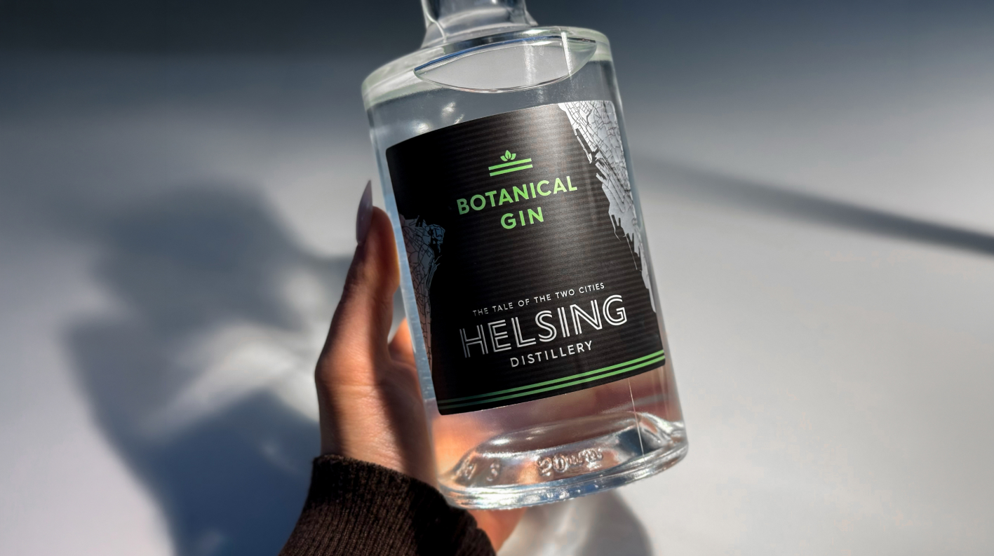 Nyheter En flaska Botanical Gin från Helsing Distillery